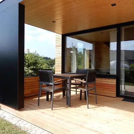 Semesterbostad Henk By Interhome
